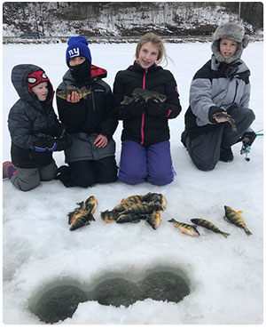 kids ice fishing