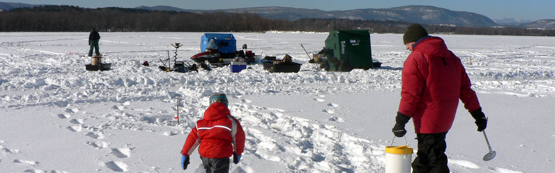 Barnard, Vermont 的待售Ice Fishing Shelters